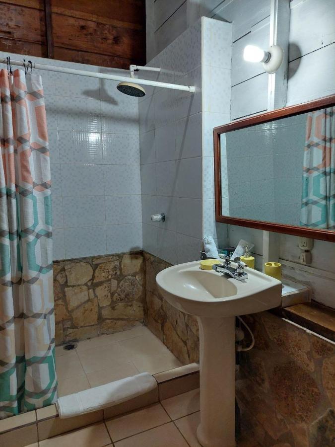 Sunset Bay B&B Brig Bay 외부 사진